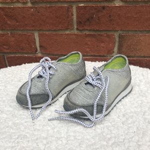 Cat and Jack Toddler Shoes Size 7 Grey